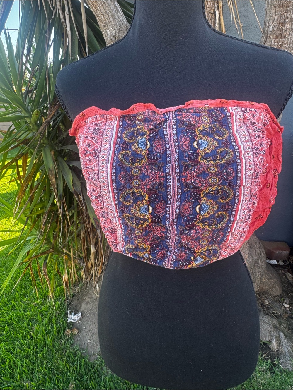 Xhilaration Red & Navy Paisley Strapless Crop Top
